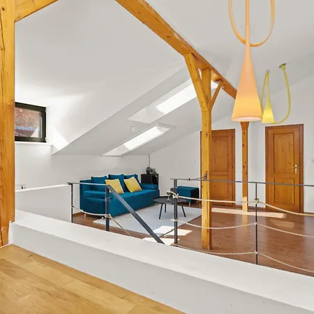 Rustic Vineyard House *