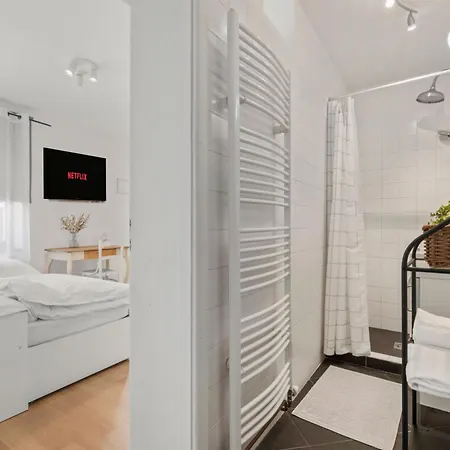 Rustic Vineyard House 아파트 모드라