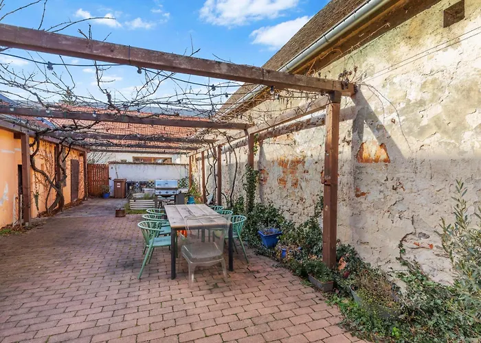 Rustic Vineyard House * 모드라